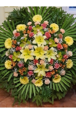 Vegyes koszorú vegyes színű virágokból 110cm