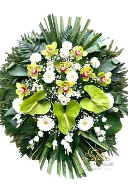90cm Álló koszorú vegyes virágból fehér és zöld színben 