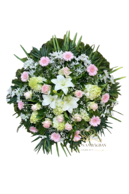 Álló koszorú vegyes virágokból fehér, rózsaszín és zöldes színekben 80cm