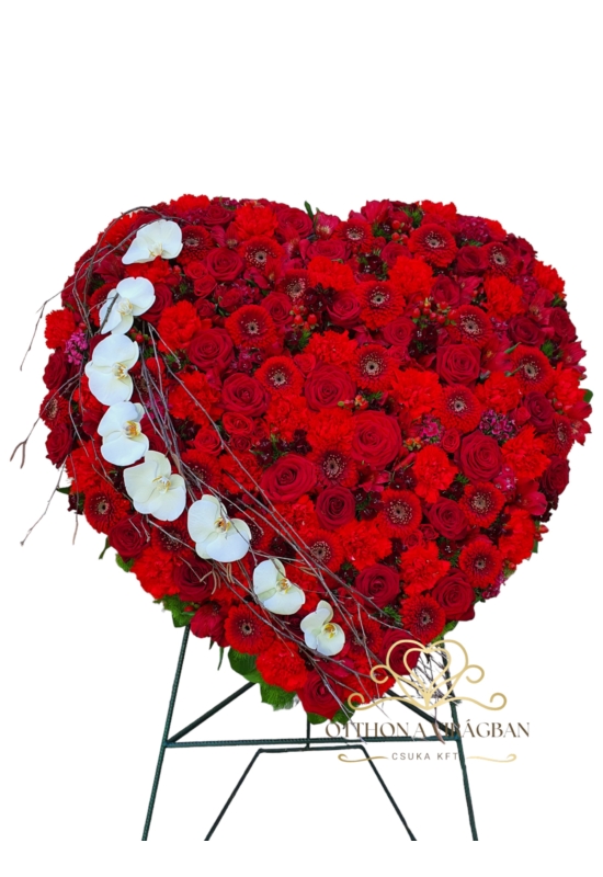 Szív formájú koszorú állványon piros vegyes virágból 90cm