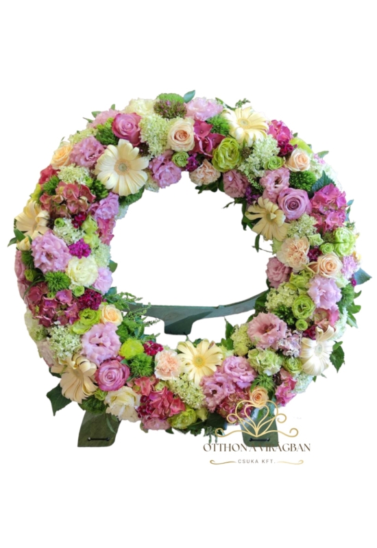 Lyukas kör formájú koszorú vegyes virágból krém, rózsaszín és zöld színben 60cm