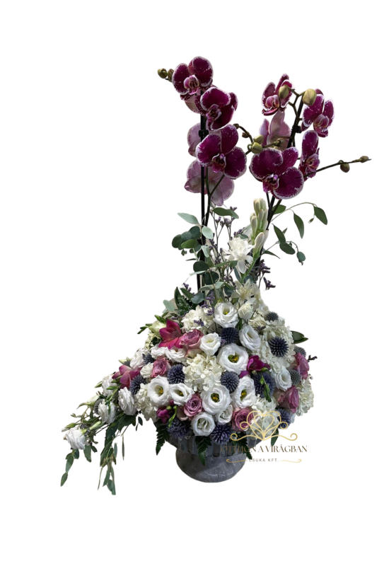 Kaspós virágtál cserepes orchideával és vágott virágokkal fehér és pink színekben